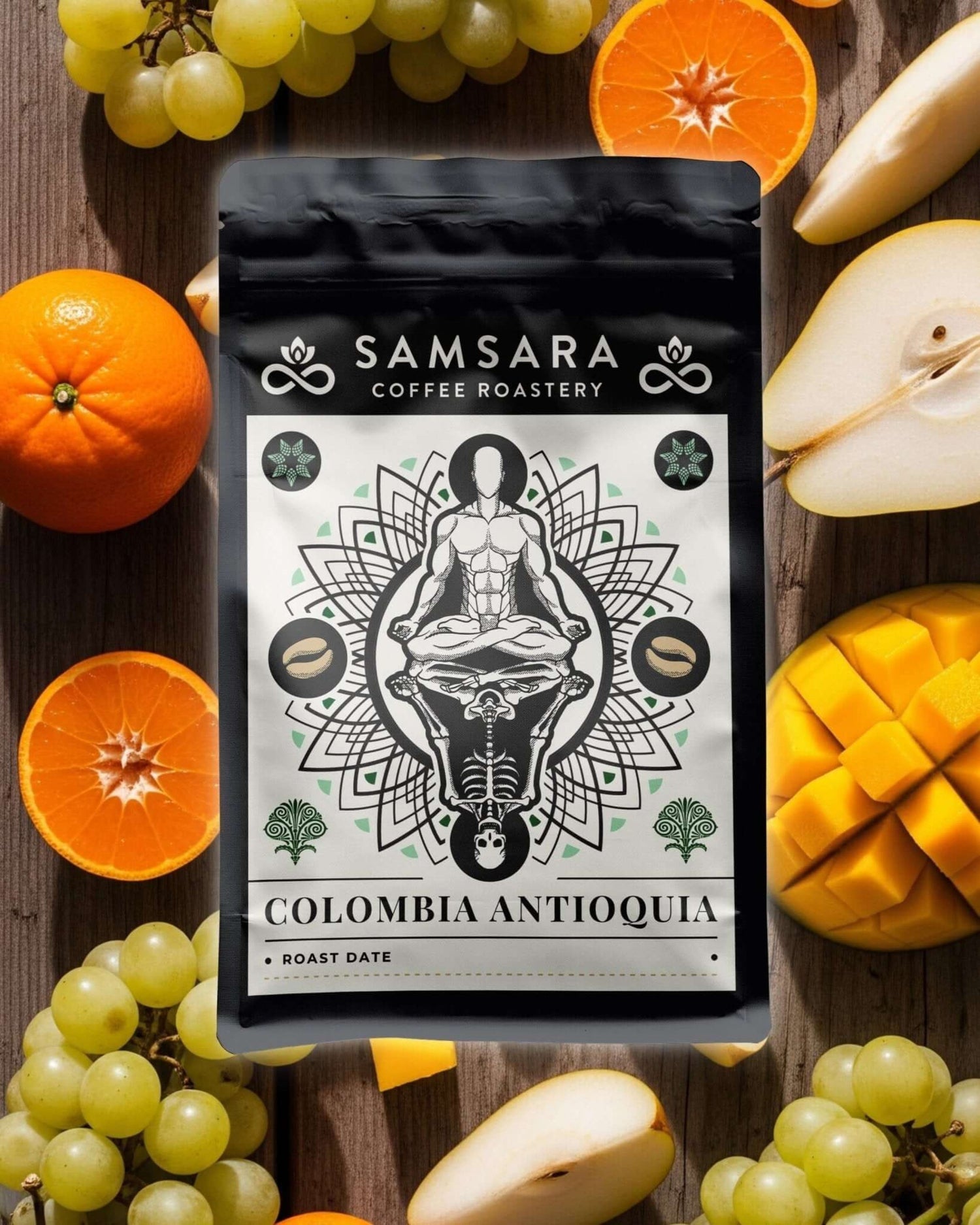 Cafea Columbia Anioquia microlot cu background portocale, struguri si pere